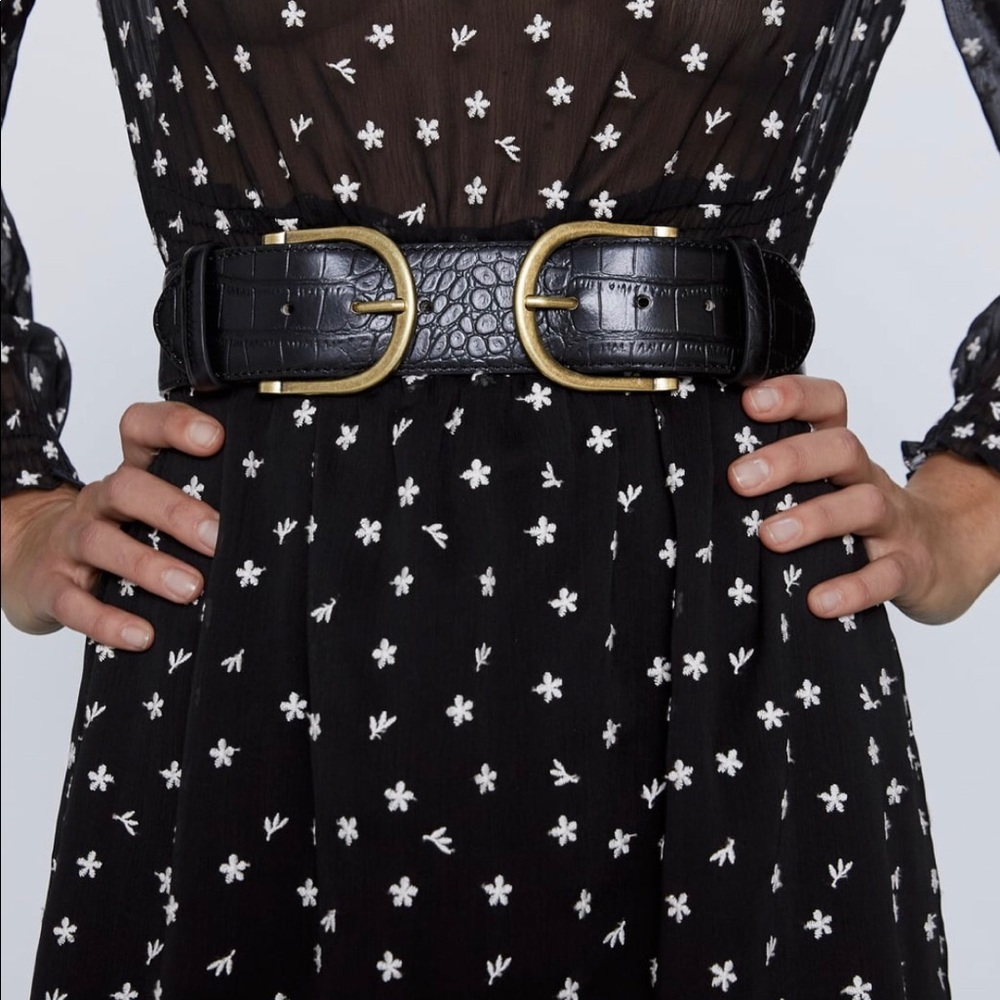 Double buckle leather belt